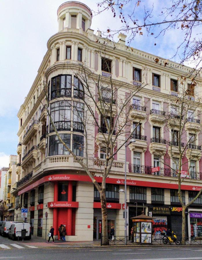 Hostal Abitum Madrid Buitenkant foto