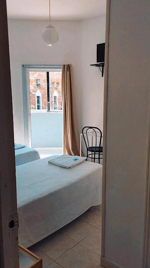 Hostal Abitum Madrid Buitenkant foto