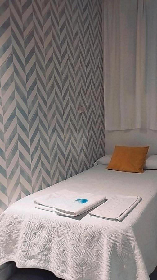 Hostal Abitum Madrid Buitenkant foto