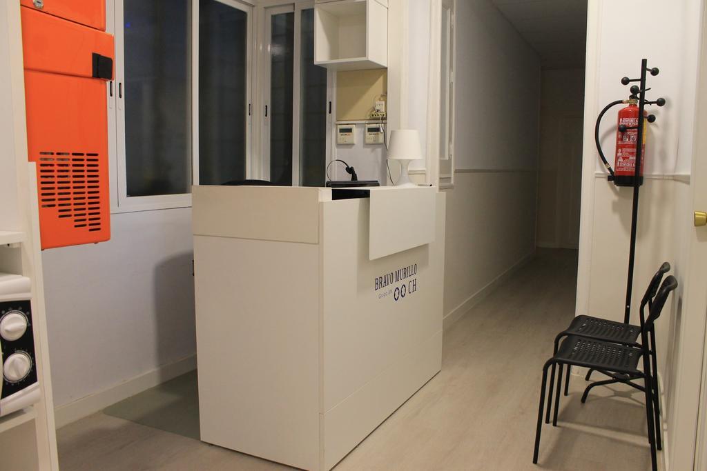 Hostal Abitum Madrid Buitenkant foto