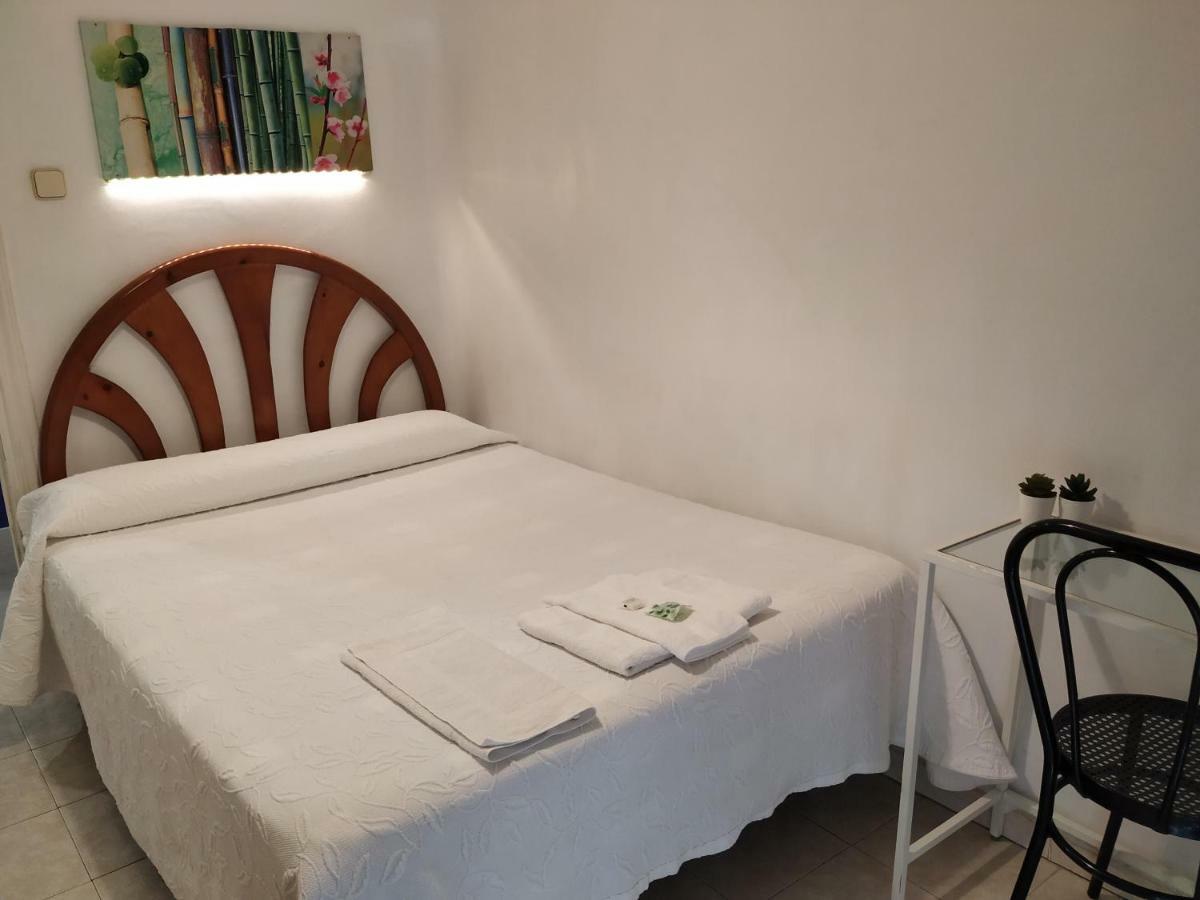 Hostal Abitum Madrid Buitenkant foto