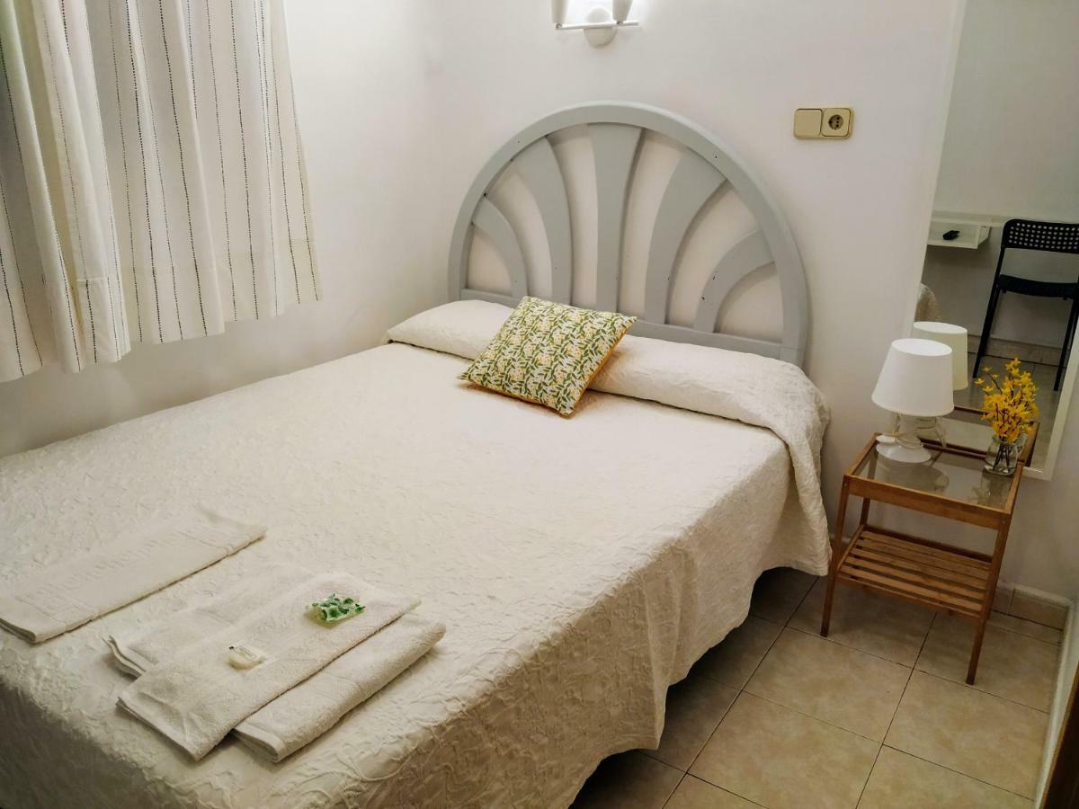 Hostal Abitum Madrid Buitenkant foto
