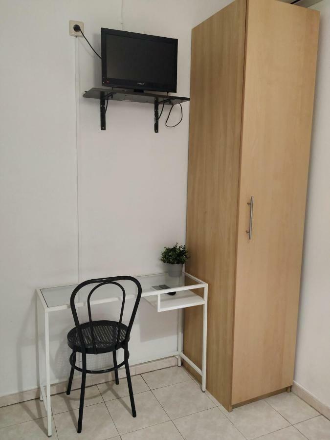 Hostal Abitum Madrid Buitenkant foto