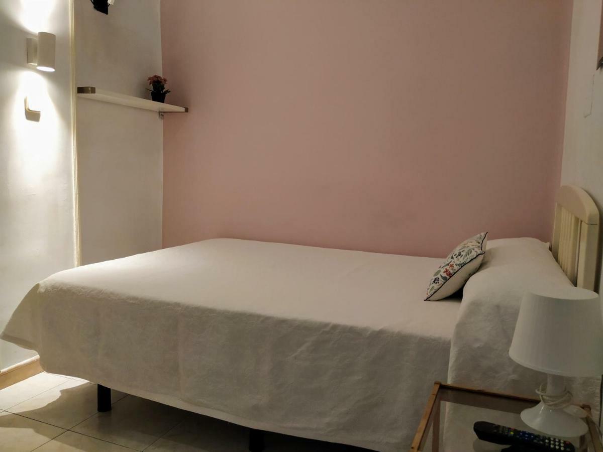 Hostal Abitum Madrid Buitenkant foto