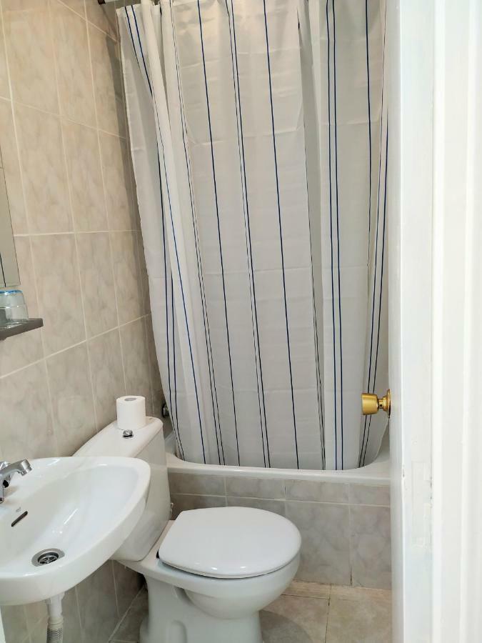 Hostal Abitum Madrid Buitenkant foto