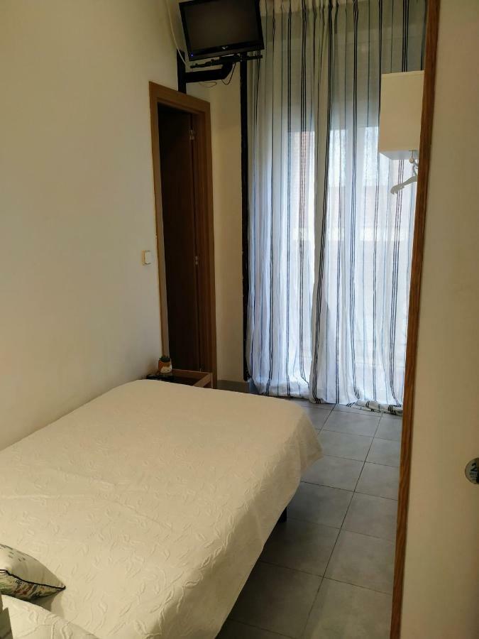 Hostal Abitum Madrid Buitenkant foto